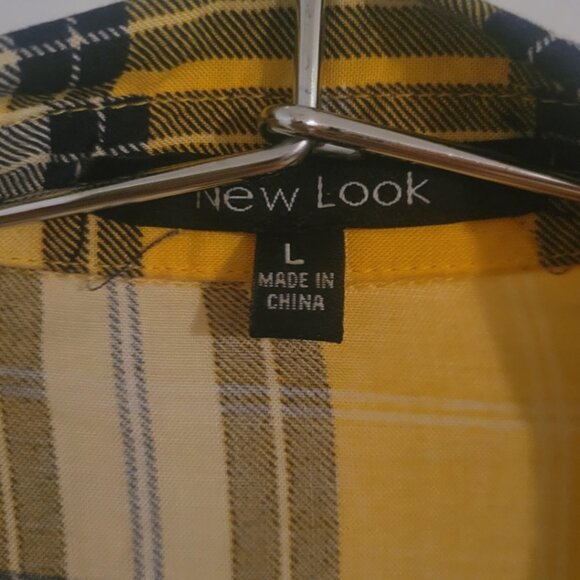 Yellow flannel design button down - Picture 4 of 4